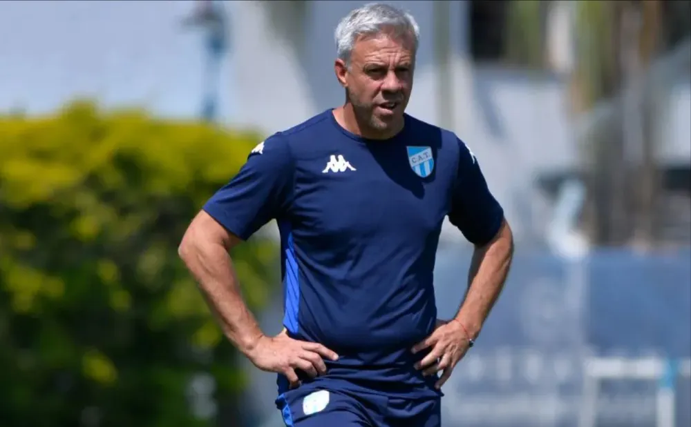 Lucas Pusineri dejó su cargo como entrenador del Decano