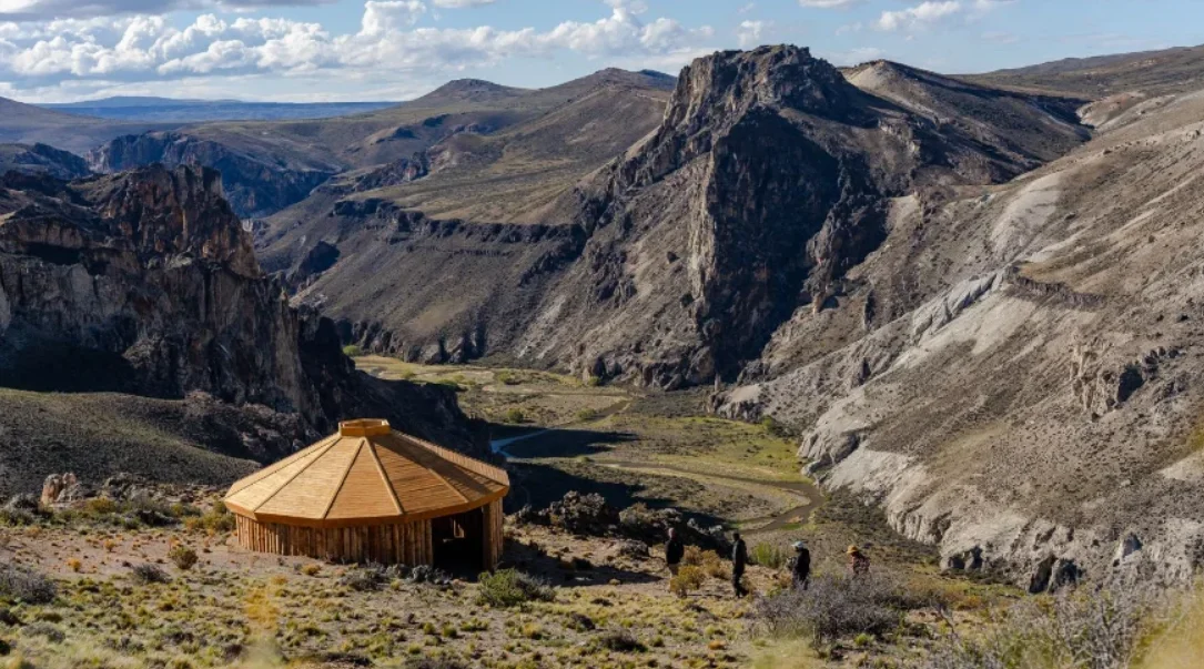 tierras manos extranjeros