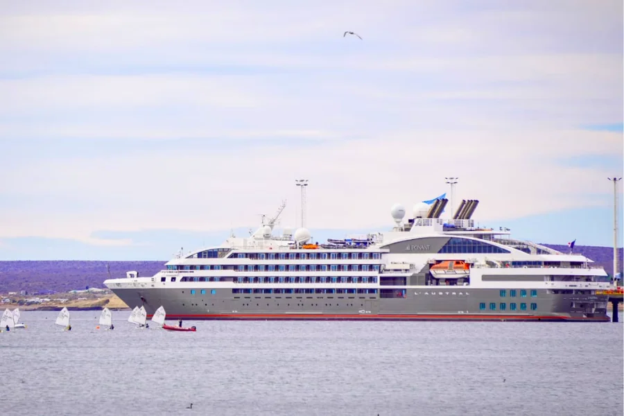 El crucero L’Austral arribó a Puerto Madryn 