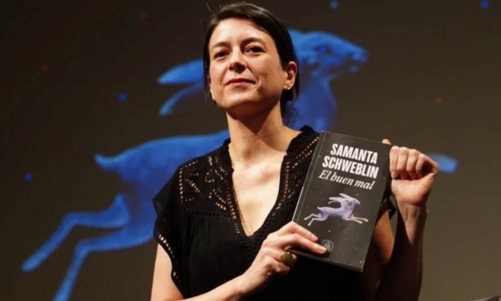 Expectativa y polémica, Samanta Schweblin terminó en el centro de la escena literaria internacional.