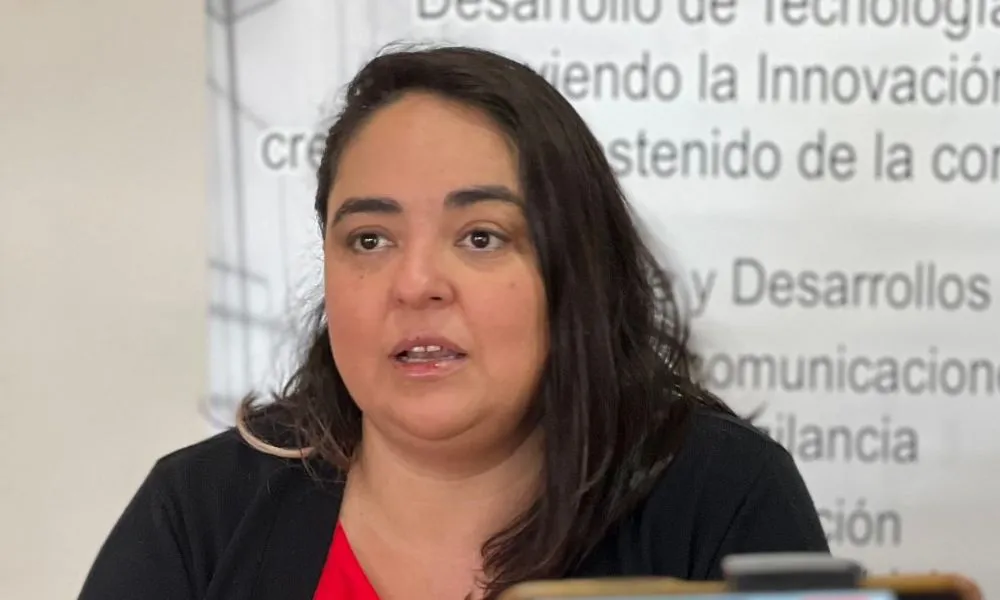 Claudia Gonzalez presidenta de Cameetic