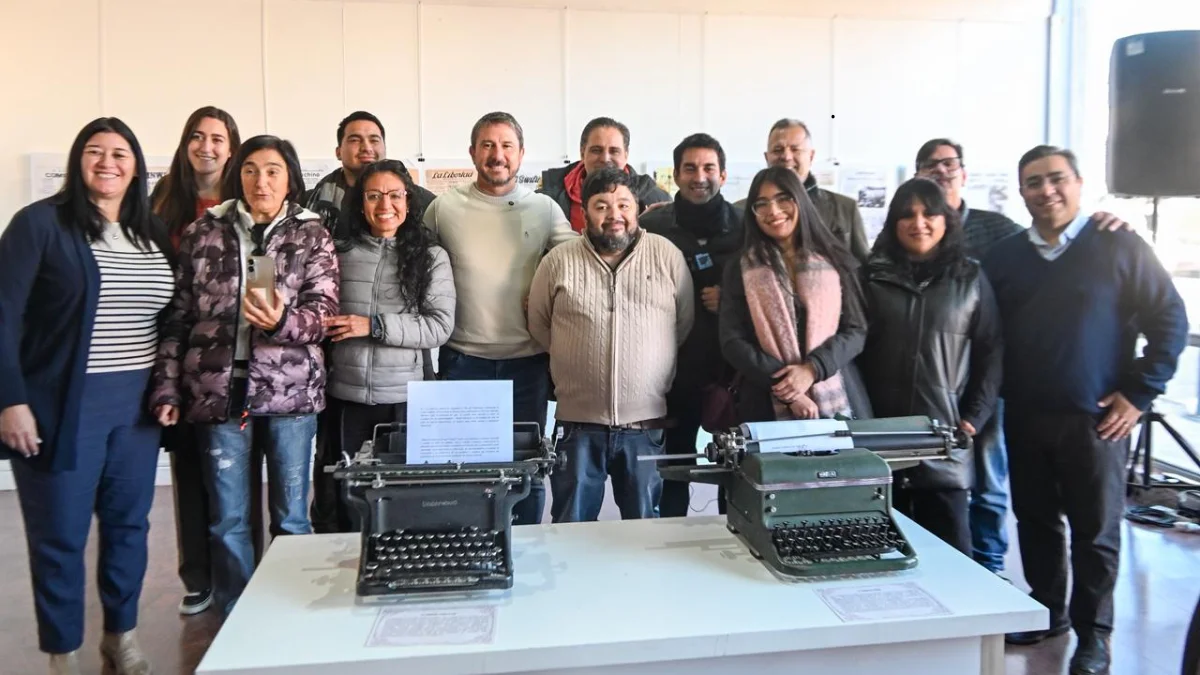 Municipio de Trelew abrió una muestra homenaje y reconoció a la prensa local