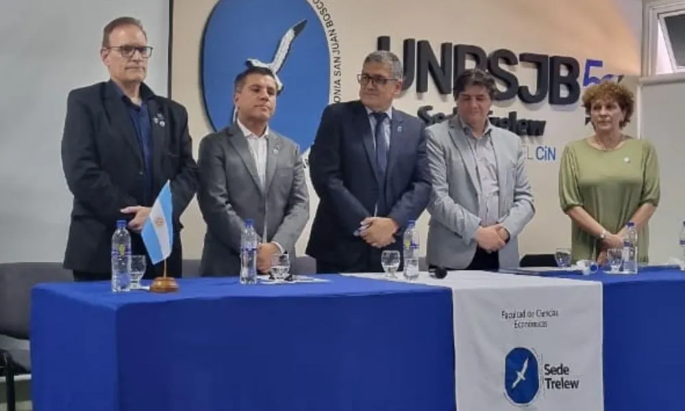 Facundo Ball asumió como decano de Económicas