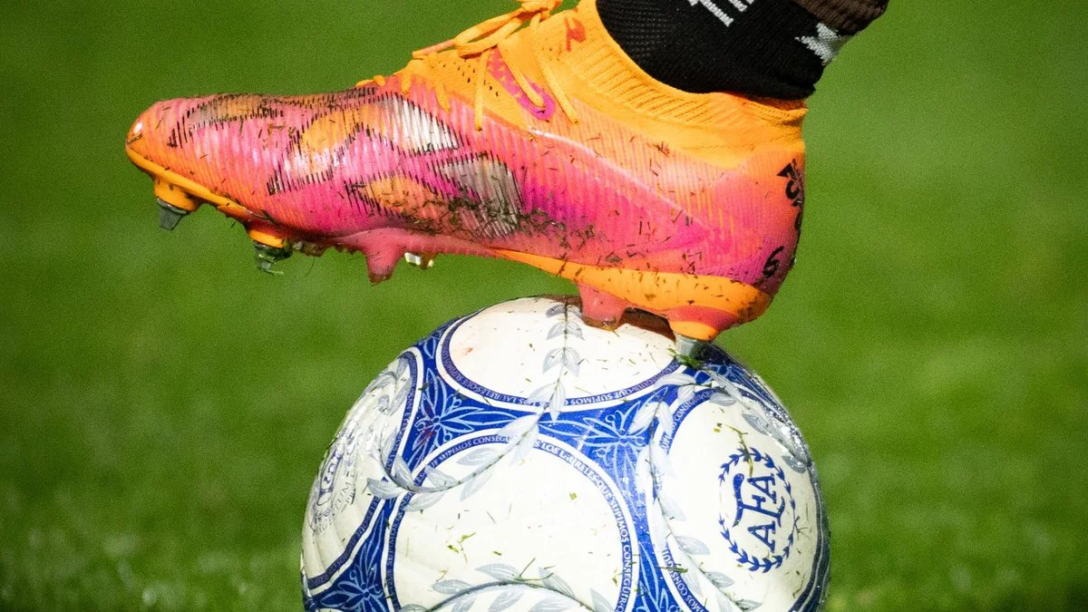 Pelota AFA. Foto X @caplatense