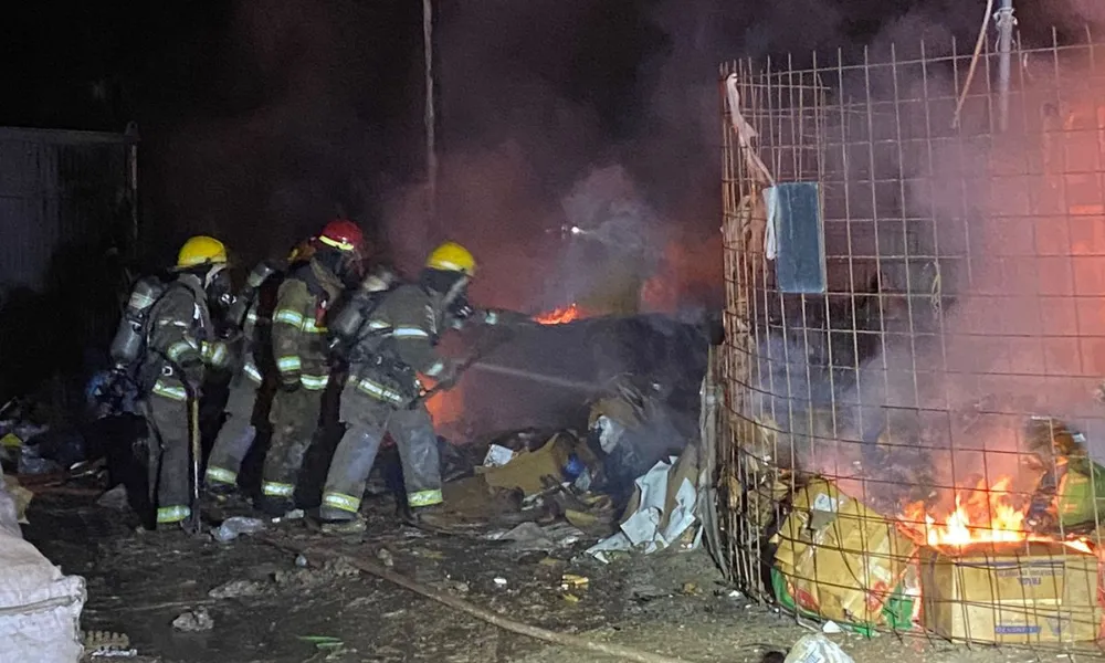 Incendio depósito de cartones