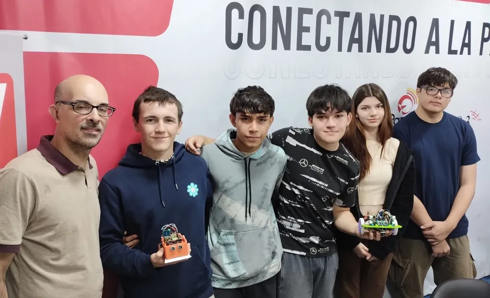 estudiantes de robotica 2