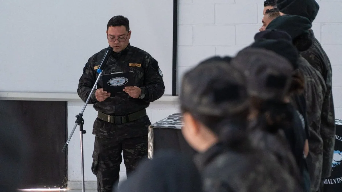 Sergio Torres director de la Academia Pre Militar