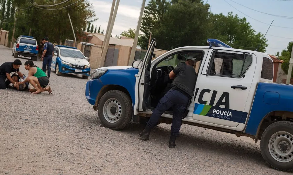 Nena atropellada por patrullero imagen reeditada por LA17 fuente Río Negro