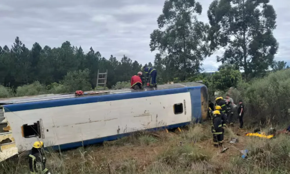 Micro volcado en ruta 14