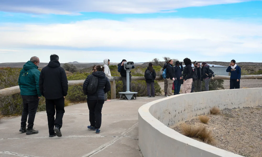 estudiantes en Punta Tombo
