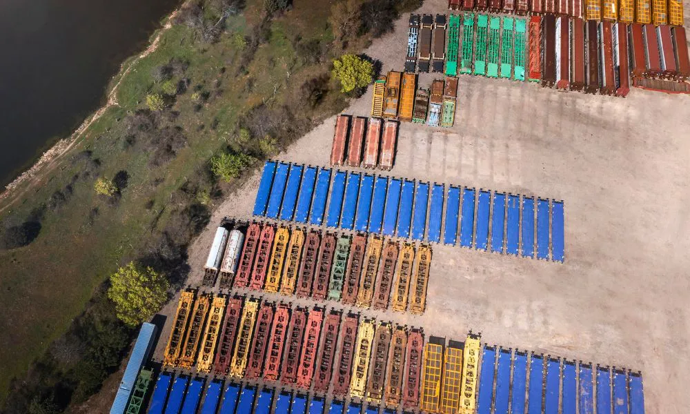 Logística portuaria imagen ilustrativa fuente Freepik