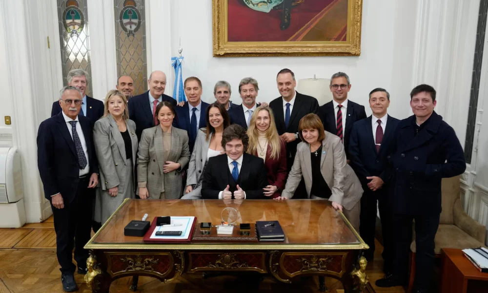 Milei junto a todo su gabinete