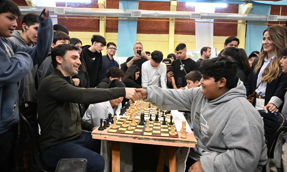 La Feria del libro Trelew con el gobernador