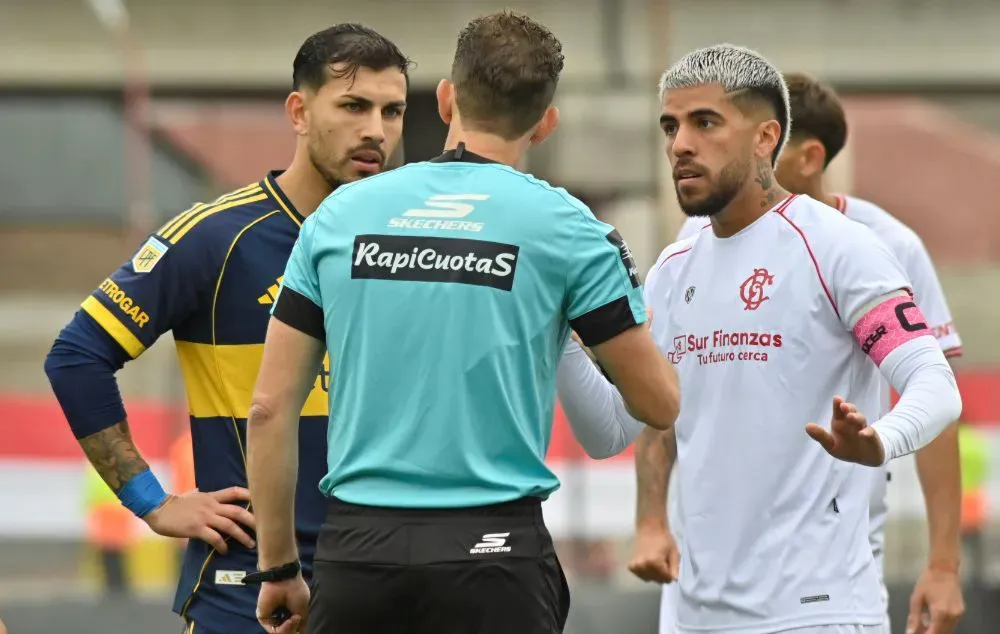 El árbitro Nicolás Lamolina fue suspendido tras expulsar a Iván Tapia