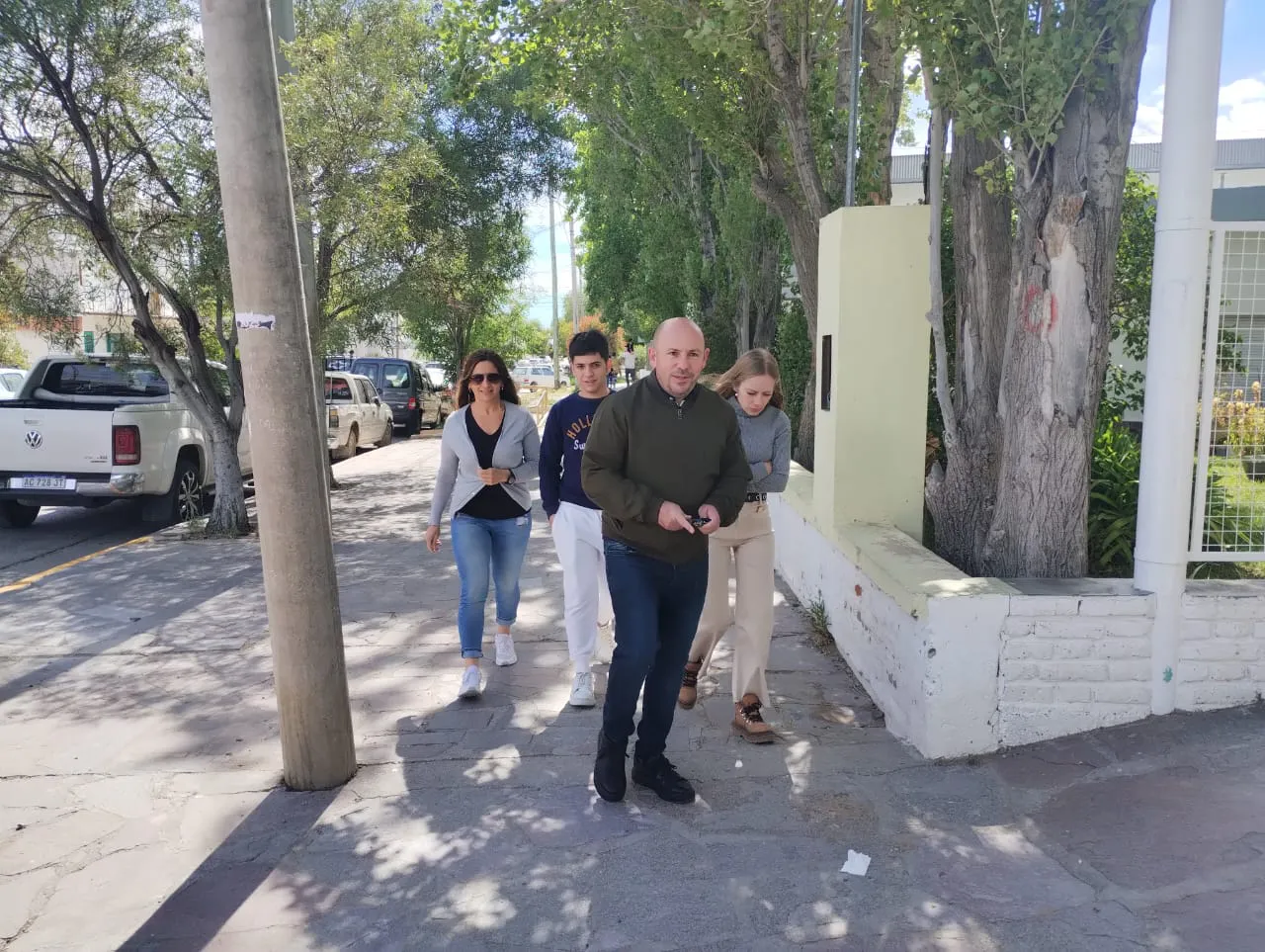 Votación de Gustavo Sastre junto a su familia