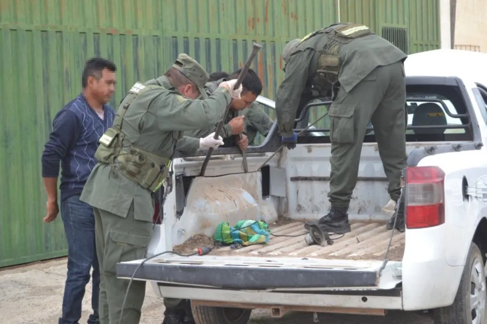 Vehículo secuestrado con cocaína en el doble fondo