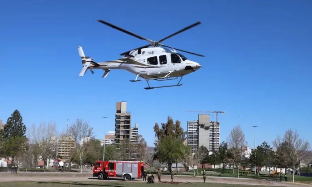 arribo del helicóptero a la ciudad de Neuquén
