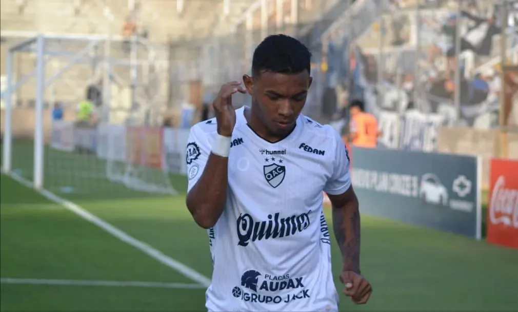 Camilo Machado vuelve a Madryn y refuerza el mediocampo aurinegro para la próxima temporada