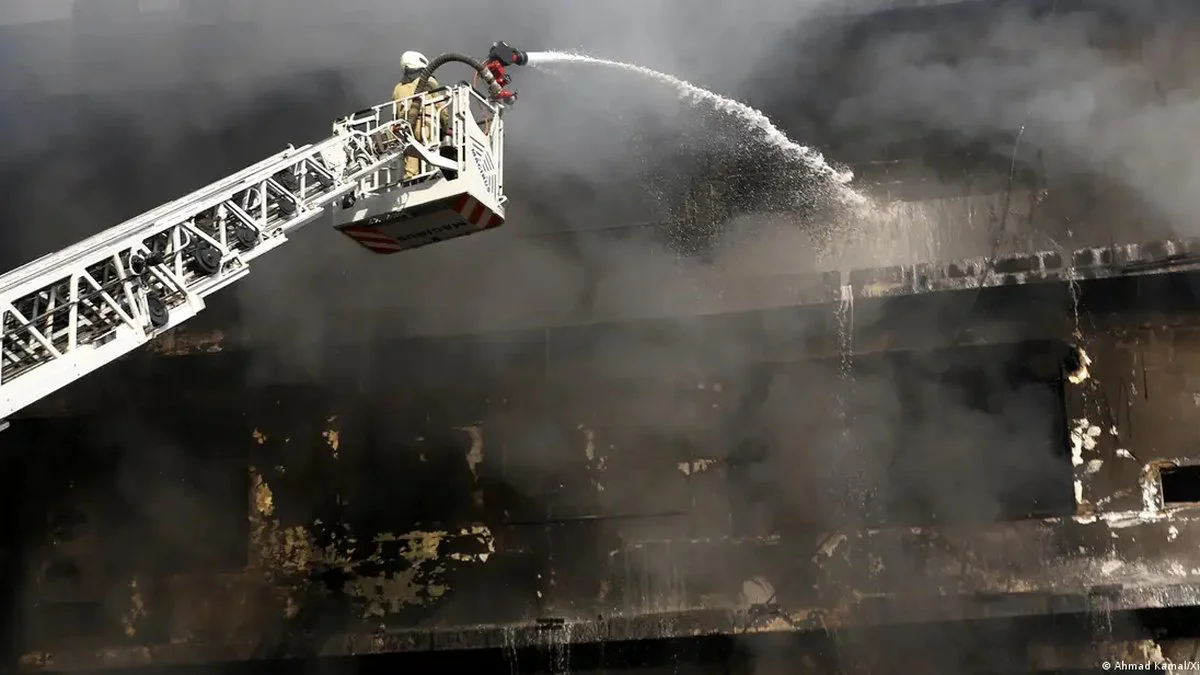 Incendio en un hospital de Pakistán. Foto Ahmad Kamal/Xinhua/picture alliance/DW
