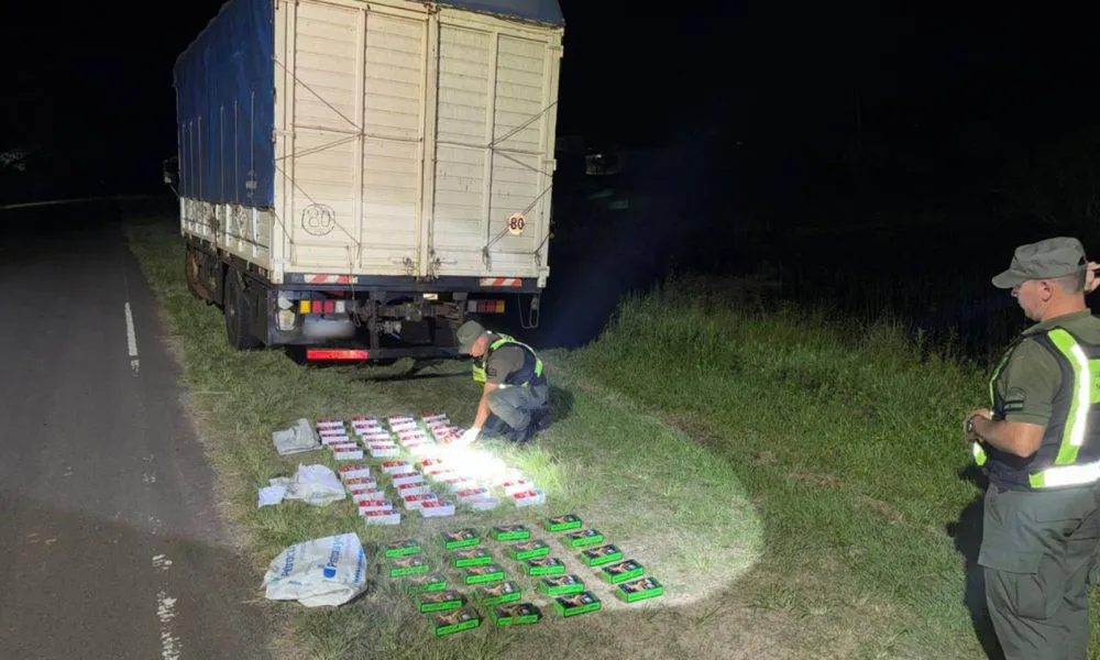 Gendarmería secuestró 60 celulares de contrabando ocultos entre maderas y mantas