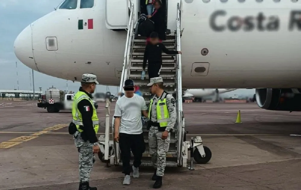 SECUESTRO DE AVION