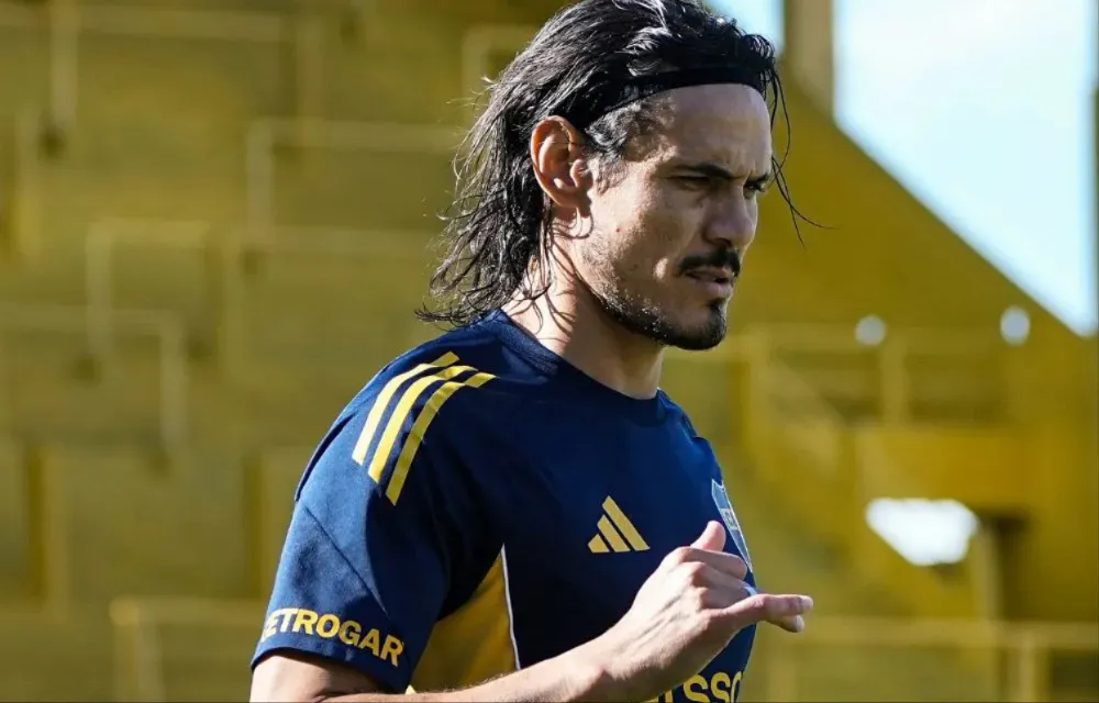 Edinson Cavani vuelve a concentrar. Superó una distensión en el psoas derecho