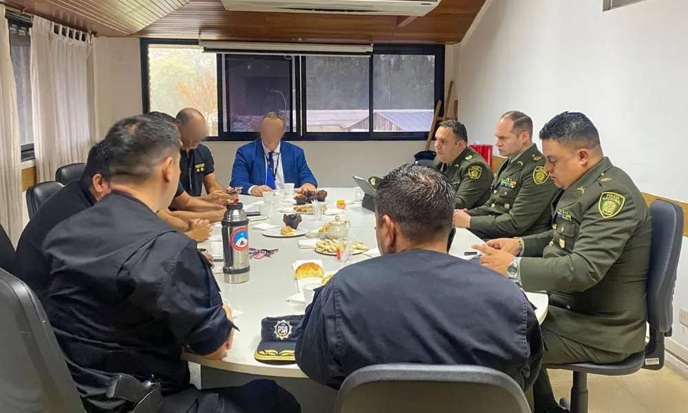 Reunión con fuerzas colombianas