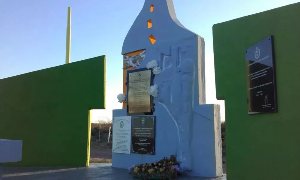 Monumento a los gendarmes fallecidos en la ruta 3