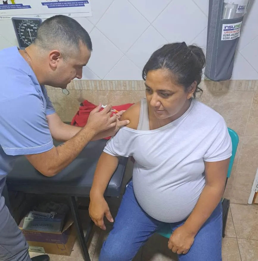 Salud recordó la importancia de que las embarazadas se apliquen la vacuna contra la Bronquiolitis y la Neumonía