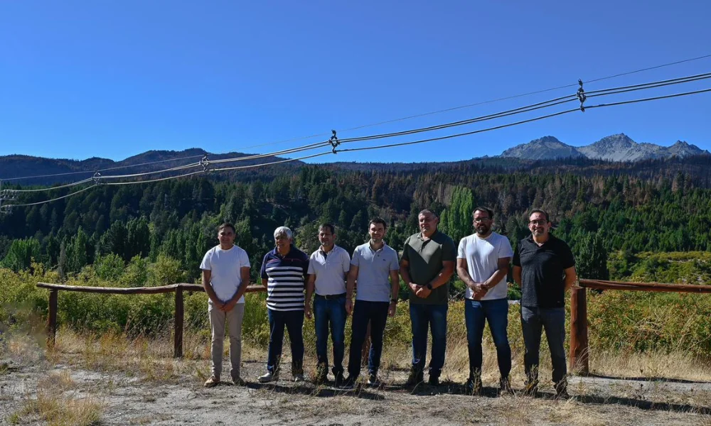 La infraestructura abastece a El Hoyo, Lago Puelo, El Maitén, Epuyén y Cholila.