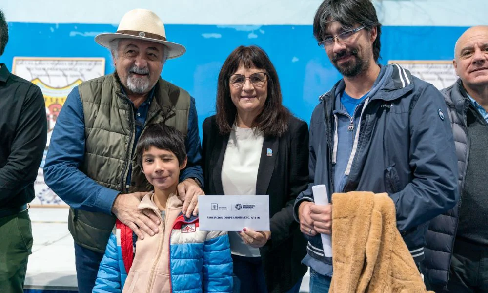 Entregaron fondos a escuelas