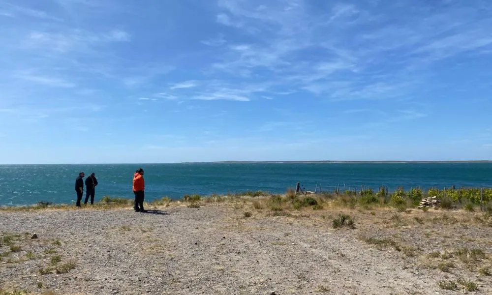 Búsqueda de Pedro y Juana por la costa