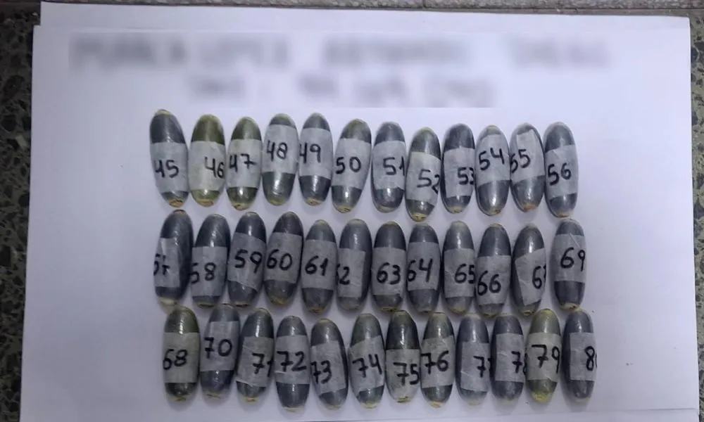 Detuvieron a dos “capsuleros” que transportaban más de dos kilos de cocaína en el estómago