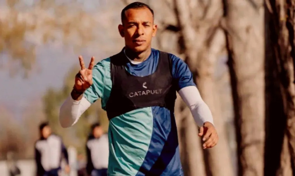 El presidente de Independiente Rivadavia confirmó la salida del delantero estrella