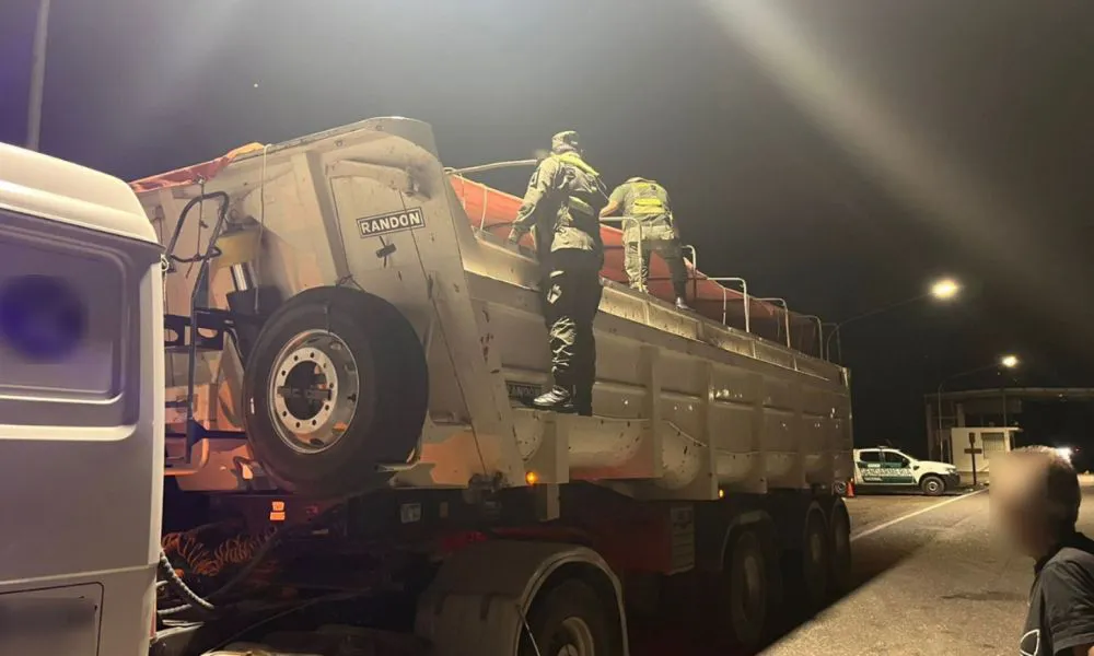 Un camión no contaba con la documentación para transporte minero