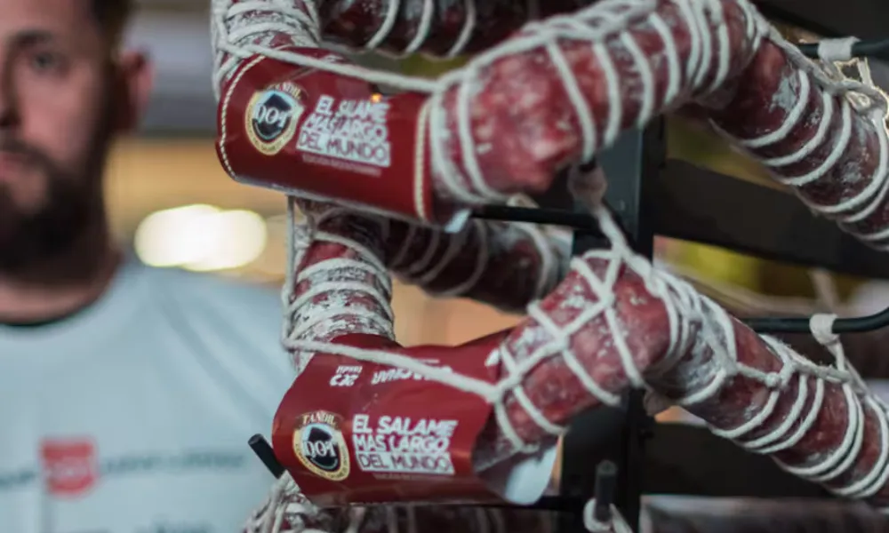 Tandil buscara tener el salame mas largo