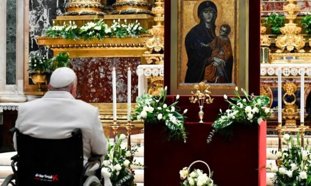 Francisco rezando en Santa María La Mayor