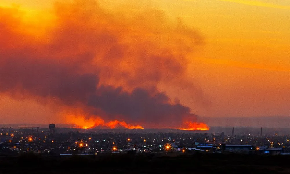incendio de Trelew en el amanecer