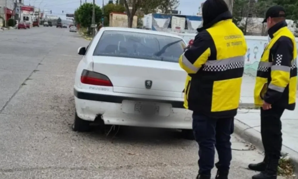 retiran autos abandonados