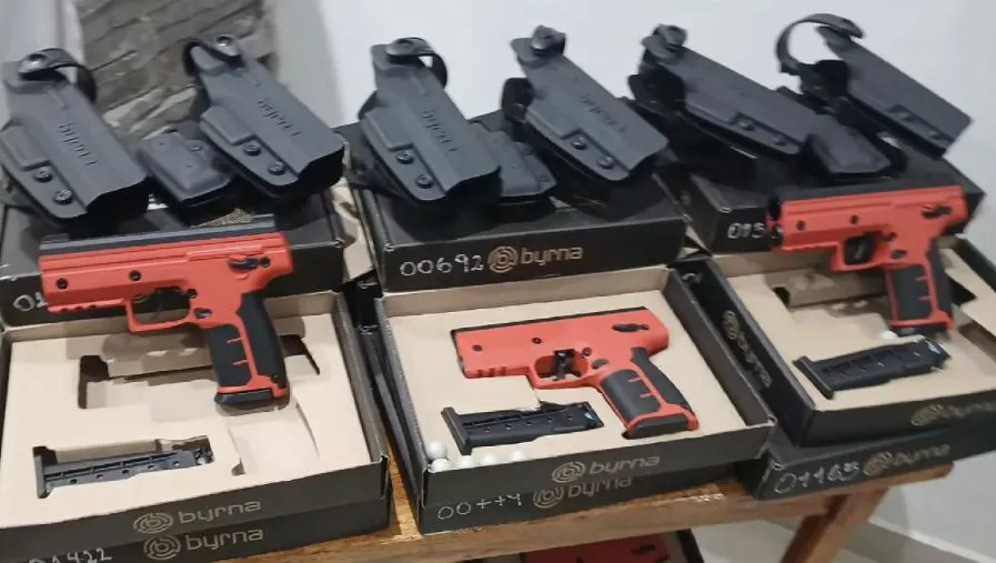 pistolas Byrna