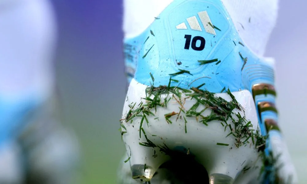Los botines de Lionel Messi. Foto X @Argentina