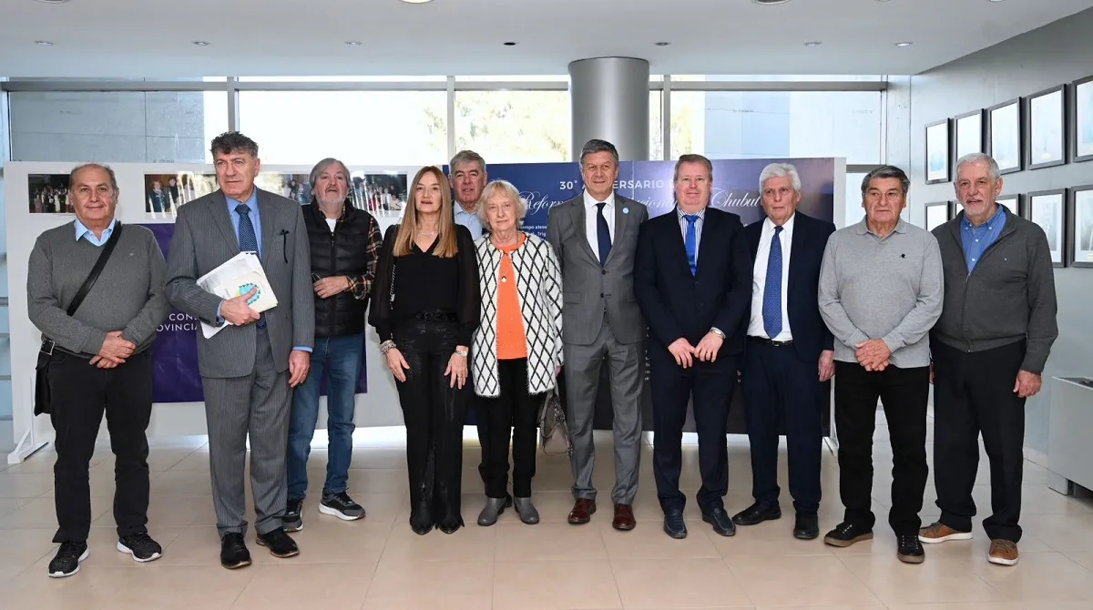 Vicegobernador Gustavo Menna y ex convencionales constituyentes