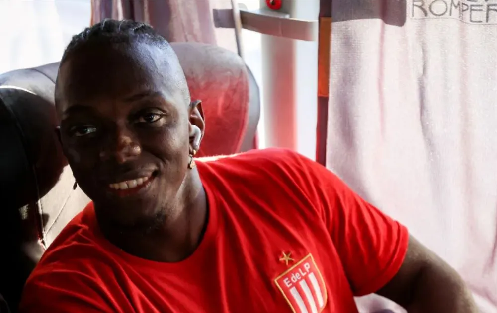 El delantero colombiano no superó los primeros estudios y el pase entró en zona de duda