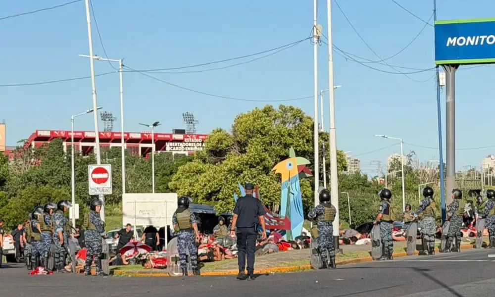 Operativo de seguridad en Independiente