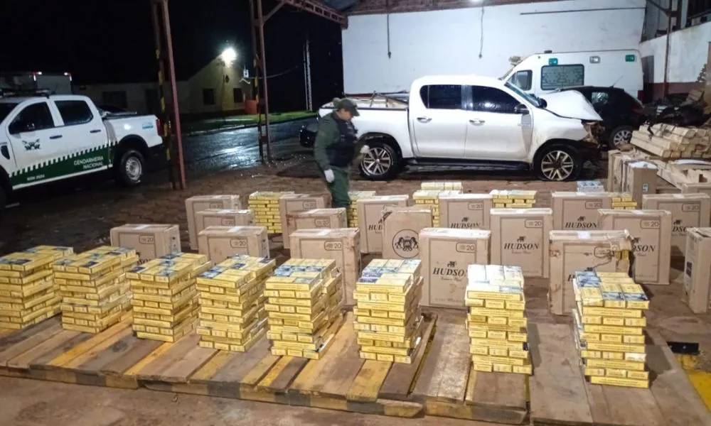 Intentó huir con más de 12 mil paquetes de cigarrillos ilegales y embistió a Gendarmería en Misiones