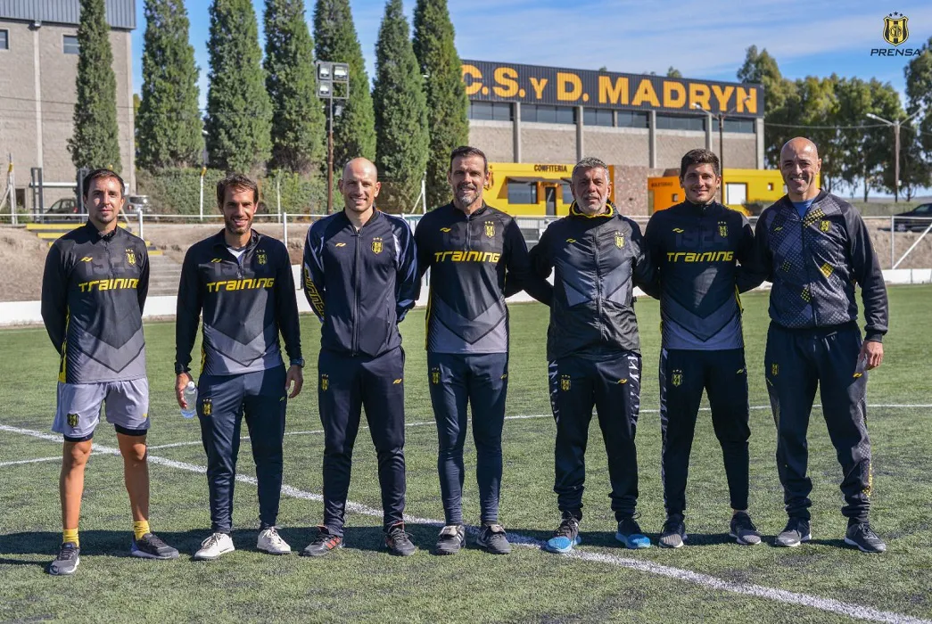 ANDRÉS YLLANA: "NO ES FÁCIL HACER DEBUTAR A UN CHICO DEL CLUB"