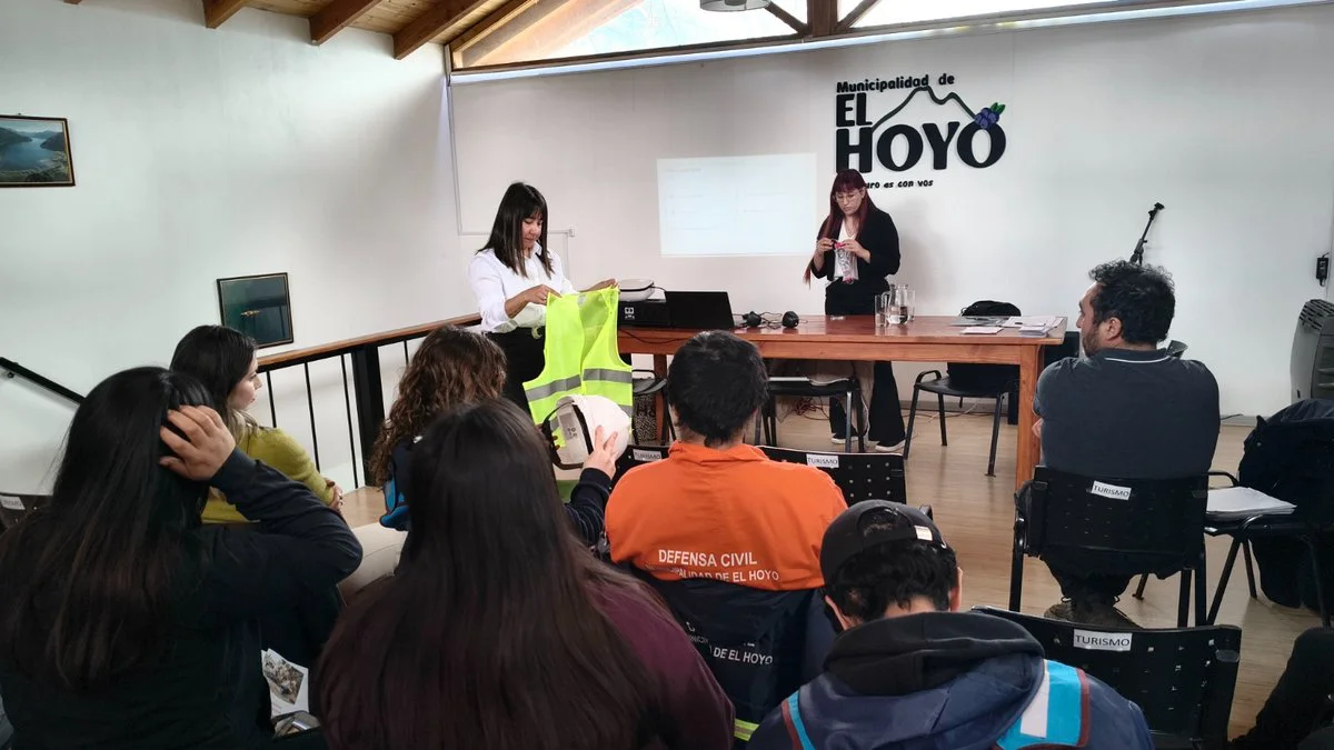 Capacitación sobre seguridad laboral en El Hoyo