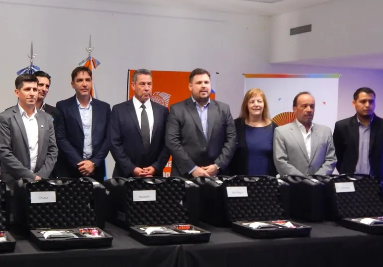 Entrega de los alcoholímetros