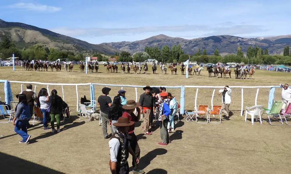 Fiesta de la comunidad Mapuche-Tehuelche en Lago Rosario