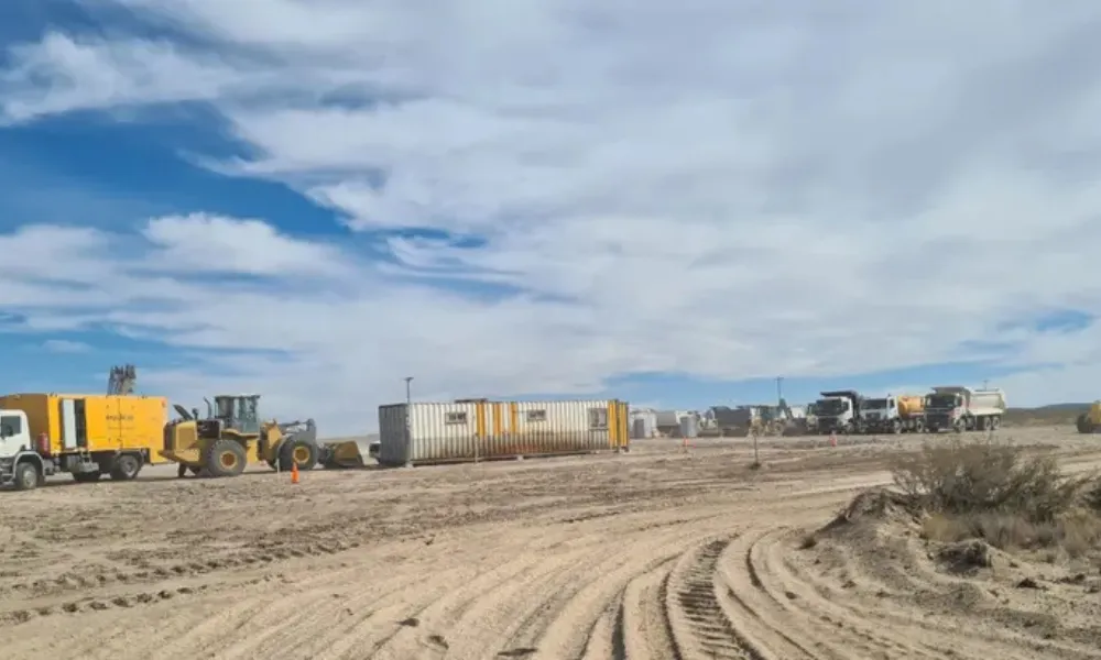 Trabajo en playa de tanques